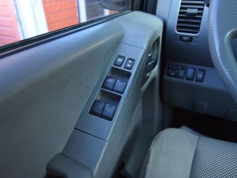 Used 2008 Nissan Frontier SE w/ SE Value Truck Pkg image 34