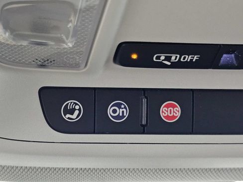Used 2019 Chevrolet Traverse LT FWD image 25