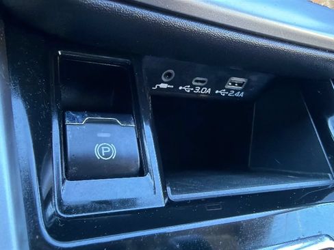 Used 2024 Subaru Legacy Premium AWD/4WD image 19