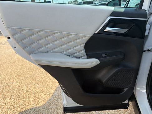 Used 2022 Mitsubishi Outlander SEL AWD/4WD image 31