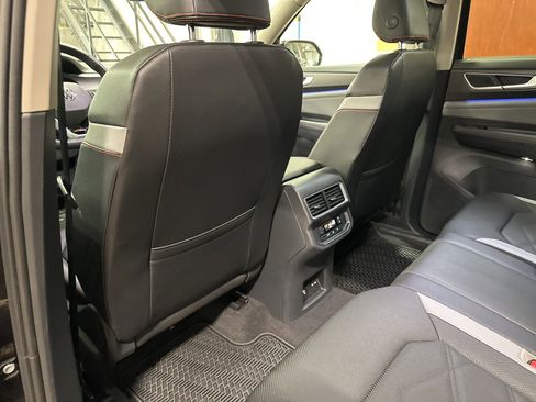 Certified 2025 Volkswagen Atlas Peak Edition SE image 25