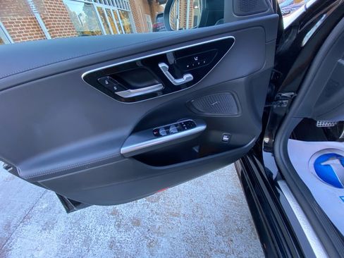 Used 2025 Mercedes-Benz C 300 4MATIC Sedan image 32