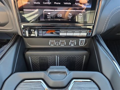 New 2026 RAM 3500 Limited image 32