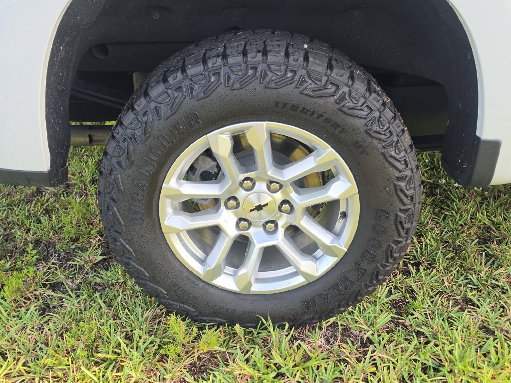Used 2023 Chevrolet Silverado 1500 RST AWD/4WD image 5