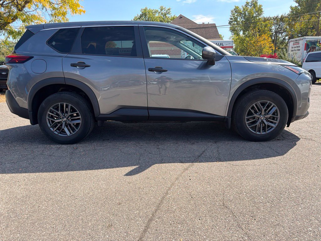 Used 2021 Nissan Rogue S FWD image 4