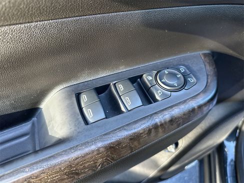 Used 2022 GMC Acadia Denali image 13