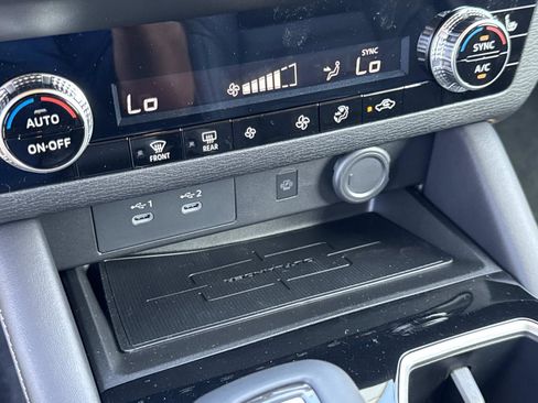 New 2025 Mitsubishi Outlander SE image 26