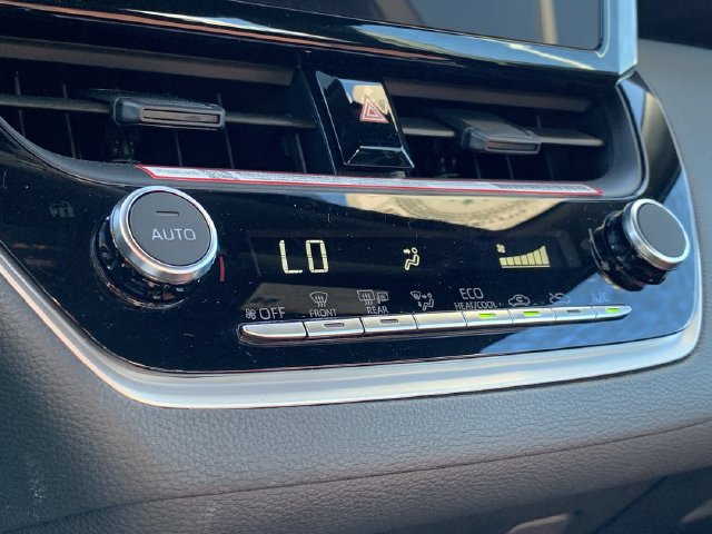 Used 2026 Toyota Corolla SE FWD image 30