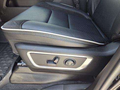 New 2026 RAM 1500 Laramie AWD/4WD image 19