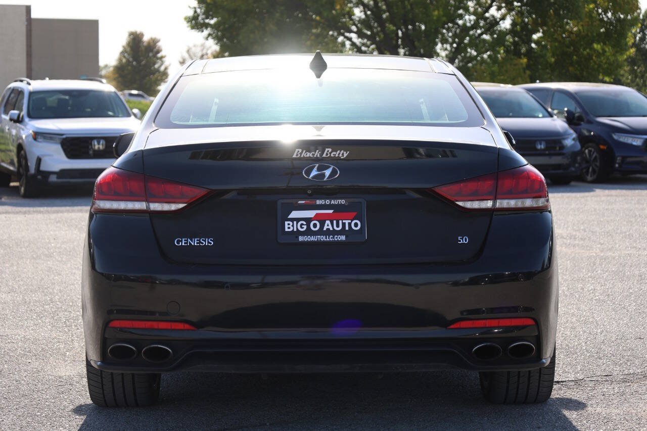 Used 2015 Hyundai Genesis 5.0 w/ Option Group 05 RWD image 10