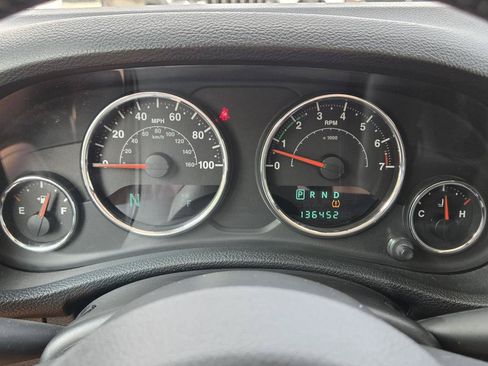 Used 2012 Jeep Wrangler Unlimited Sahara w/ Connectivity Group AWD/4WD image 21