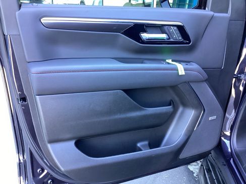 New 2026 Chevrolet Suburban RST w/ Comfort Package AWD/4WD image 24