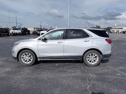 Used 2019 Chevrolet Equinox LT FWD image 2