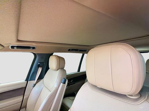 Used 2024 Land Rover Range Rover Long Wheelbase SE image 26