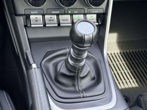 Used 2023 Toyota GR86 Premium w/ ALL Weather Mat Package (TMS) image 6