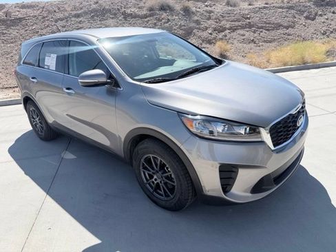 Used 2019 Kia Sorento L FWD image 3