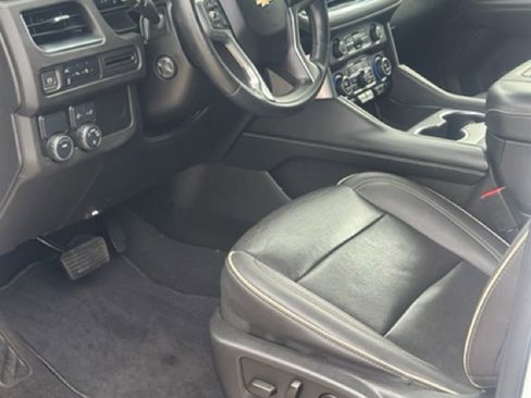 Used 2023 Chevrolet Suburban Premier RWD image 8