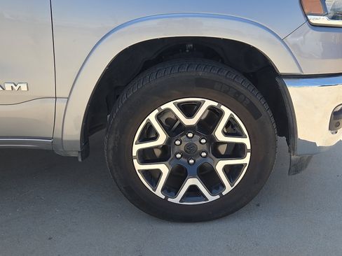 Used 2025 RAM 1500 Laramie AWD/4WD image 9