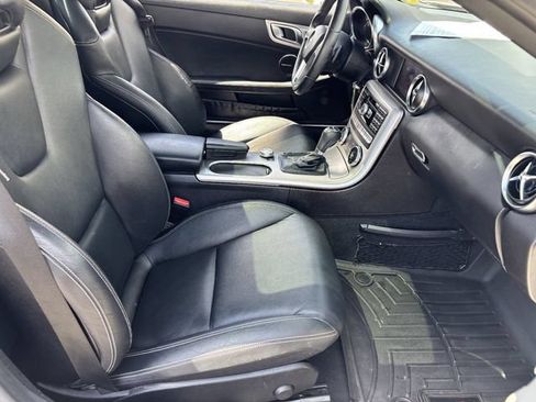 Used 2014 Mercedes-Benz SLK 250 image 11