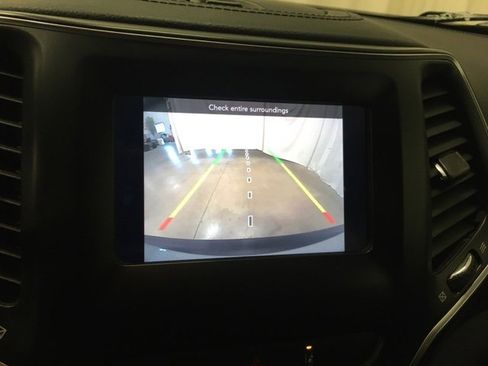 Used 2020 Jeep Cherokee Latitude Lux w/ Comfort/Convenience Group image 20