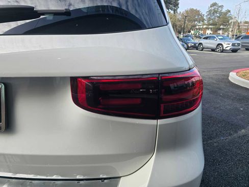 Used 2024 Mercedes-Benz GLB 250 image 19
