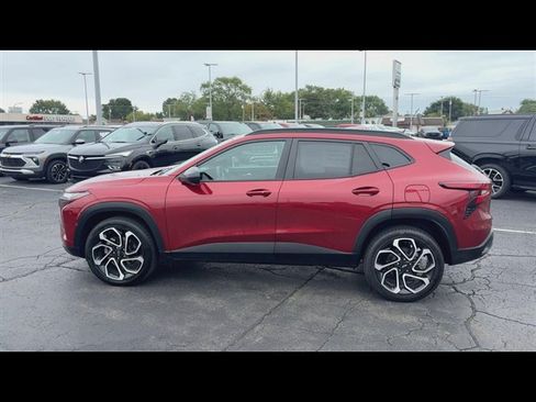 Certified 2024 Chevrolet Trax RS w/ Driver Confidence Package FWD image 5