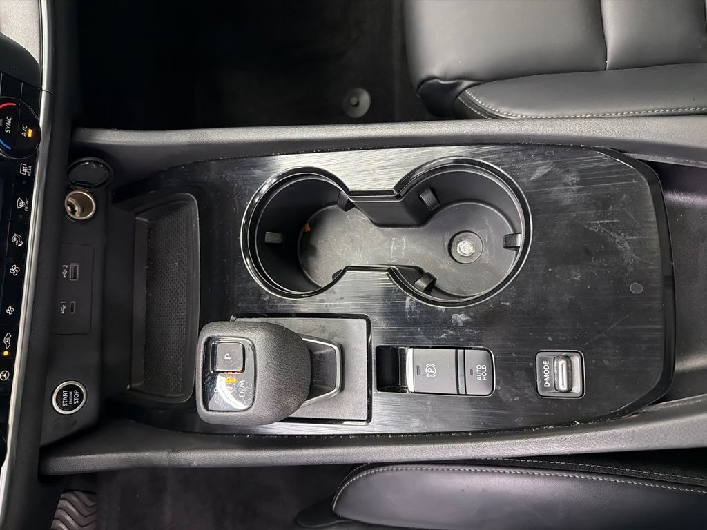 Used 2023 Nissan Rogue SV w/ SV Premium B Package FWD image 32