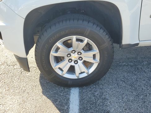 Used 2020 Chevrolet Colorado LT w/ Luxury Package image 5