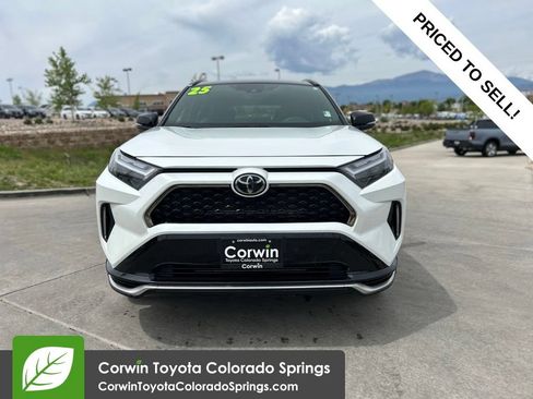 Used 2025 Toyota RAV4 XSE AWD/4WD image 2