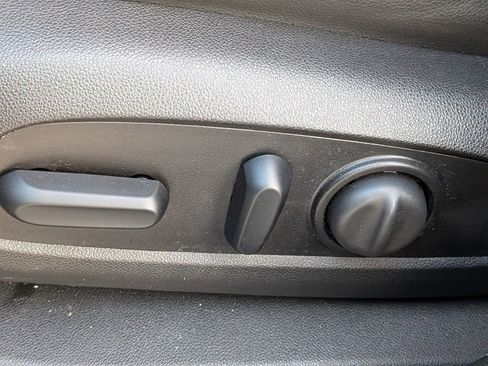 Used 2018 GMC Acadia Denali w/ Technology Package image 22