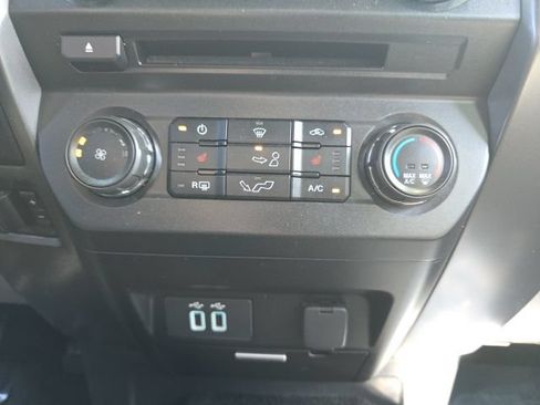 Used 2018 Ford F150 XLT w/ Equipment Group 302A Luxury AWD/4WD image 17