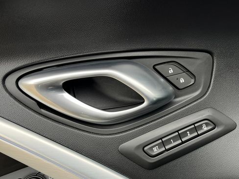 Used 2018 Chevrolet Camaro SS image 55