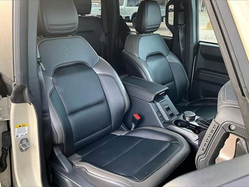 Used 2025 Ford Bronco Outer Banks w/ Sasquatch Package image 7