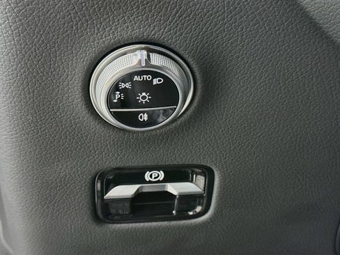 Certified 2025 Mercedes-Benz GLC 300 4MATIC image 10