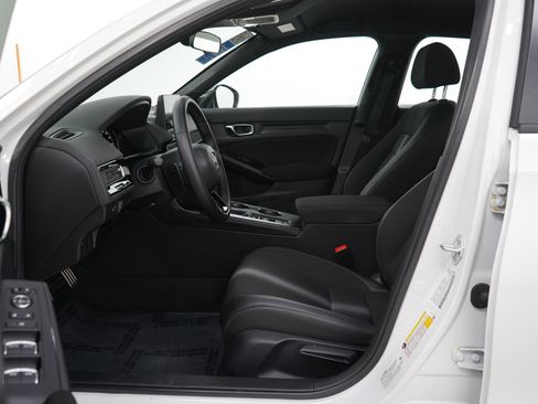 Used 2025 Honda Civic Sport image 17