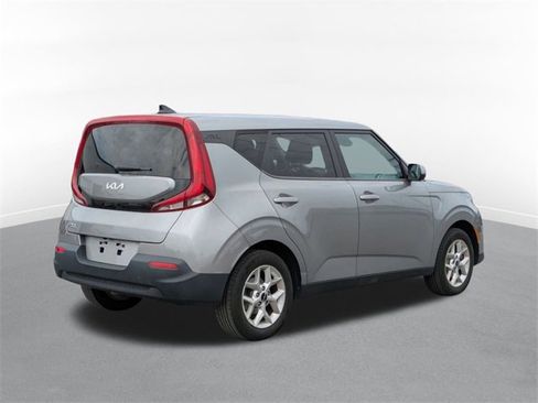 Used 2022 Kia Soul LX w/ Technology Package image 3