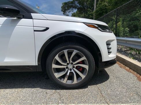 Certified 2024 Land Rover Discovery Sport Dynamic SE image 9