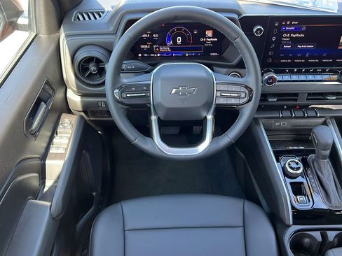 Used 2025 Chevrolet Colorado Trail Boss AWD/4WD image 15