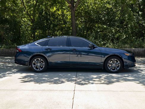 Used 2024 Honda Accord EX-L image 10