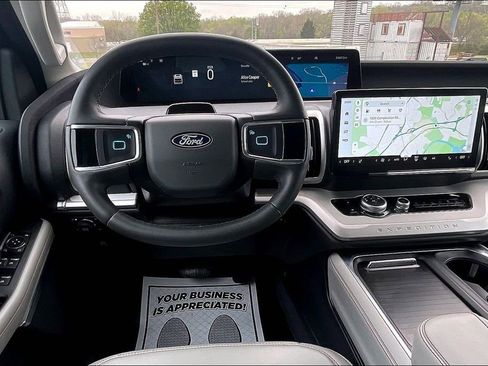 Used 2025 Ford Expedition Active AWD/4WD image 10