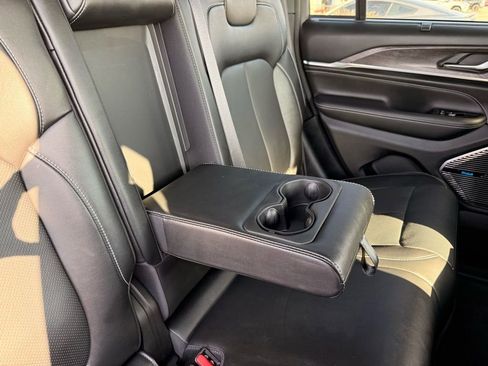 Used 2023 Jeep Grand Cherokee Overland w/ Luxury Tech Group IV image 41