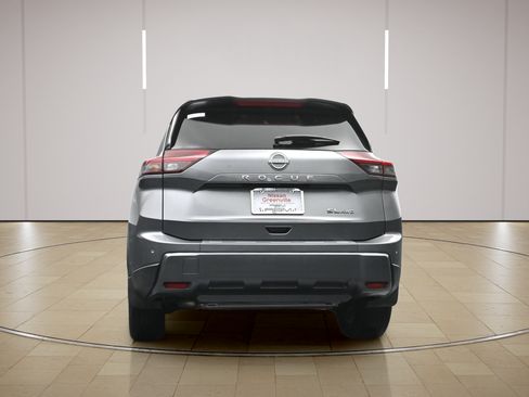 Certified 2025 Nissan Rogue SL w/ SL Premium Package AWD/4WD image 29