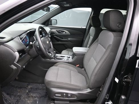 Used 2023 Chevrolet Traverse LT FWD image 18