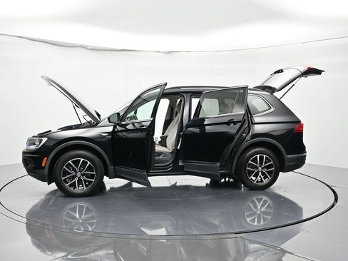 Used 2021 Volkswagen Tiguan SE image 47