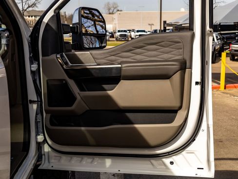 Used 2025 Ford F450 Platinum w/ Platinum Plus Package image 35