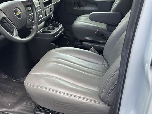 Used 2025 Chevrolet Express 2500 w/ Driver Convenience Package RWD image 9
