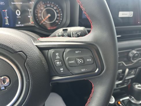 Used 2024 Jeep Wrangler Unlimited Rubicon AWD/4WD image 22