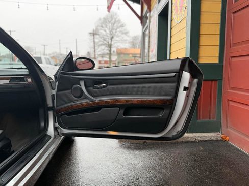 Used 2008 BMW 328i Convertible image 25