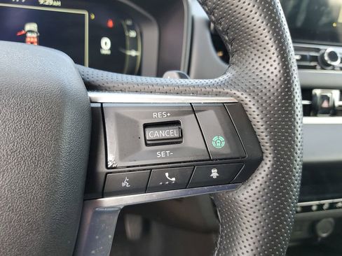 Used 2025 Mitsubishi Outlander SE FWD image 23