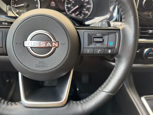 Used 2022 Nissan Pathfinder SL FWD image 20